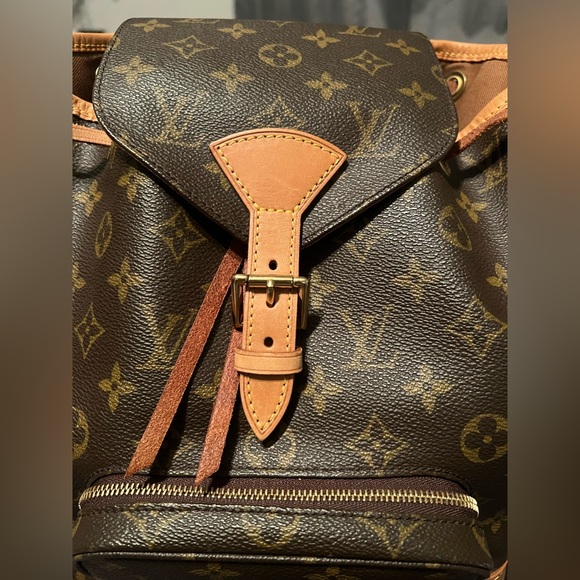 Louis Vuitton Montsouris MM - Picture 14 of 14